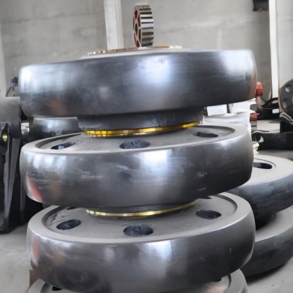 Сравнительный анализ технологии замены старых и новых опорных катков для экскаватора канатного с прямой лопатой